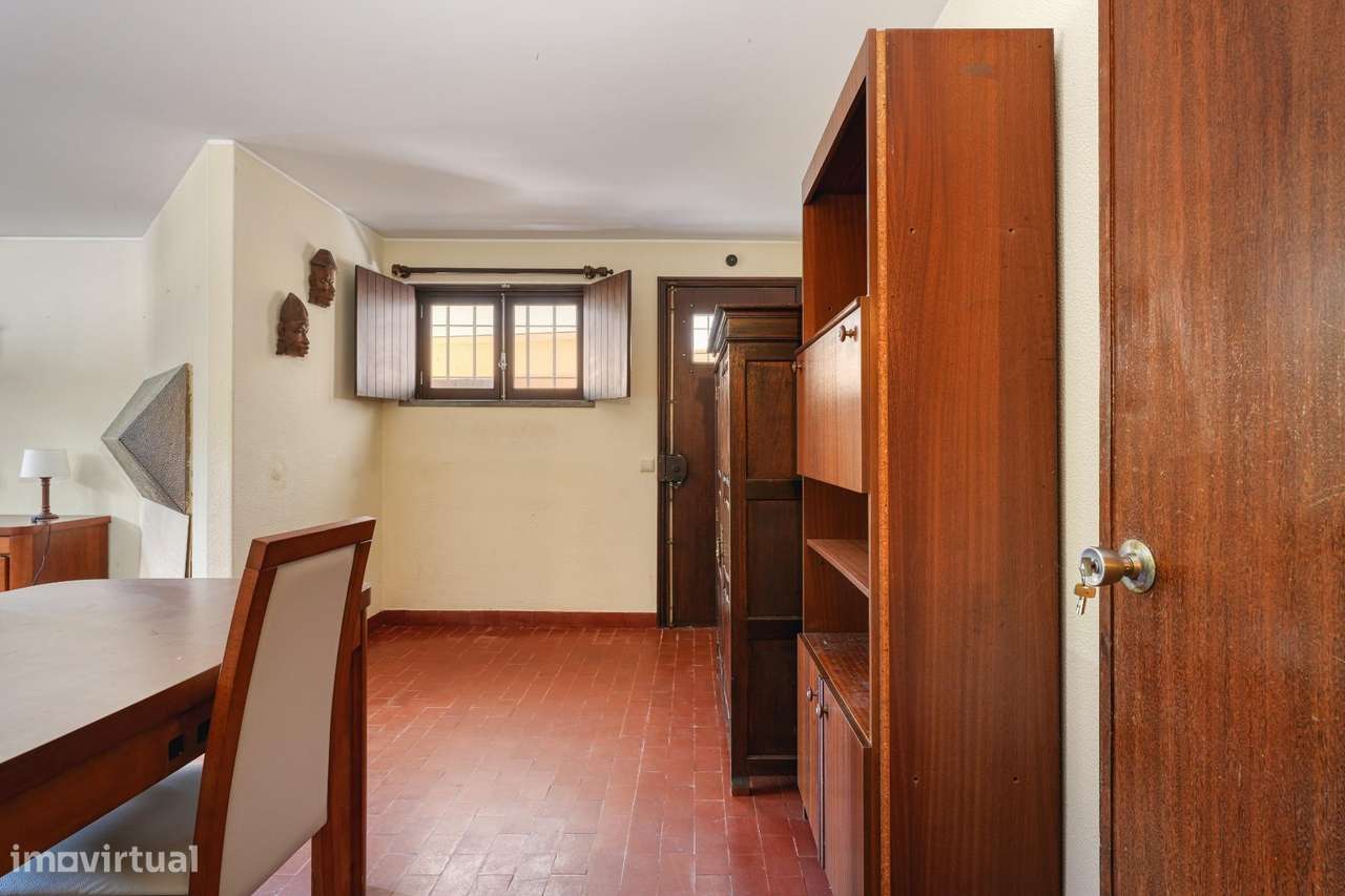 Moradia independente T8 com jardim, pomar e garagem | Nova Oeiras-13