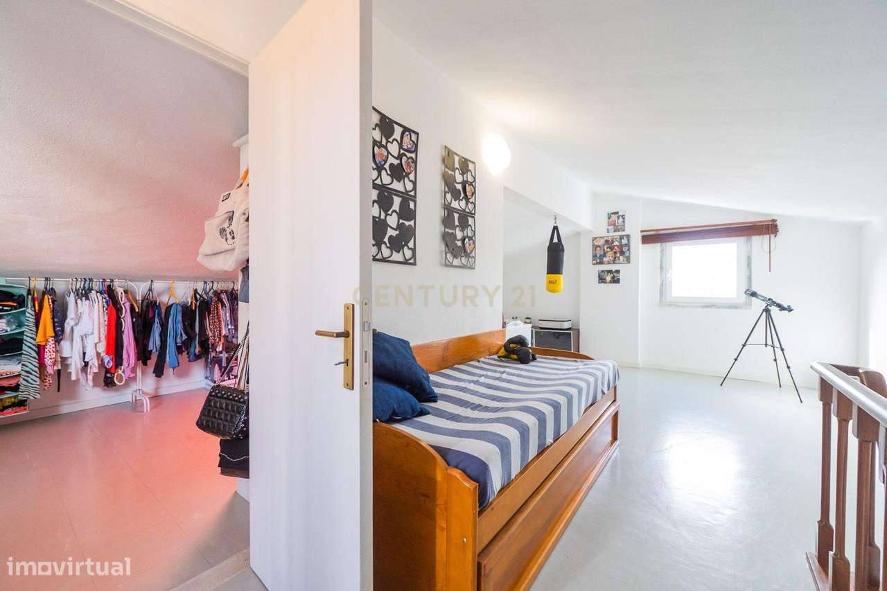 Propriedade com duas moradias geminadas-28