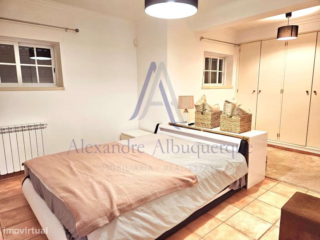 Moradia Isolada T4 de Prestígio com Piscina e Jardim-19