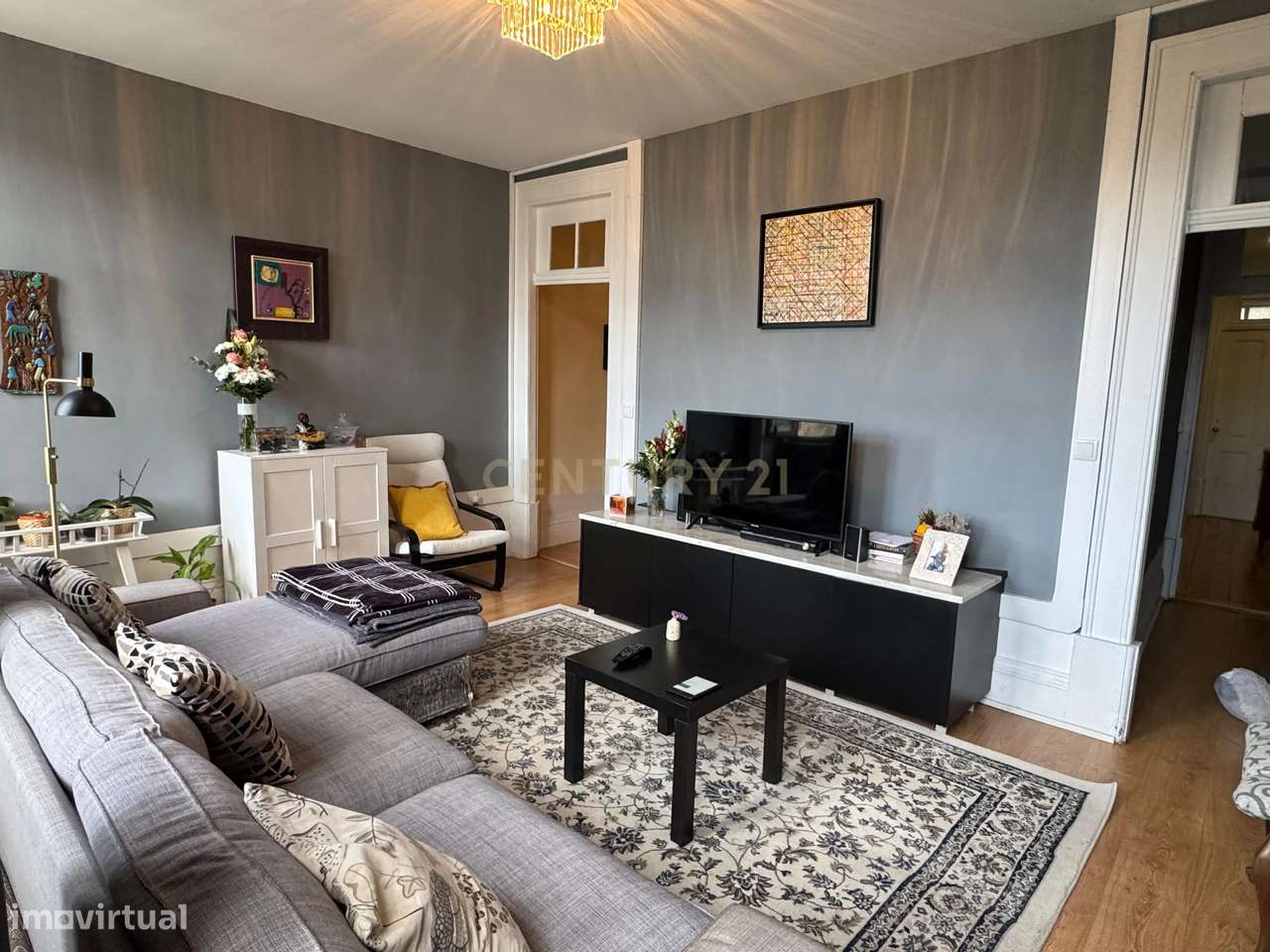 Prédio de Charme na Praça da República – Centro do Porto-4