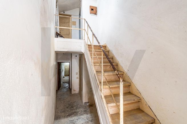 QUINTA para RECUPERAÇÂO c/ 6+2 APARTAMENTOS - BARCARENA - Oeiras-7