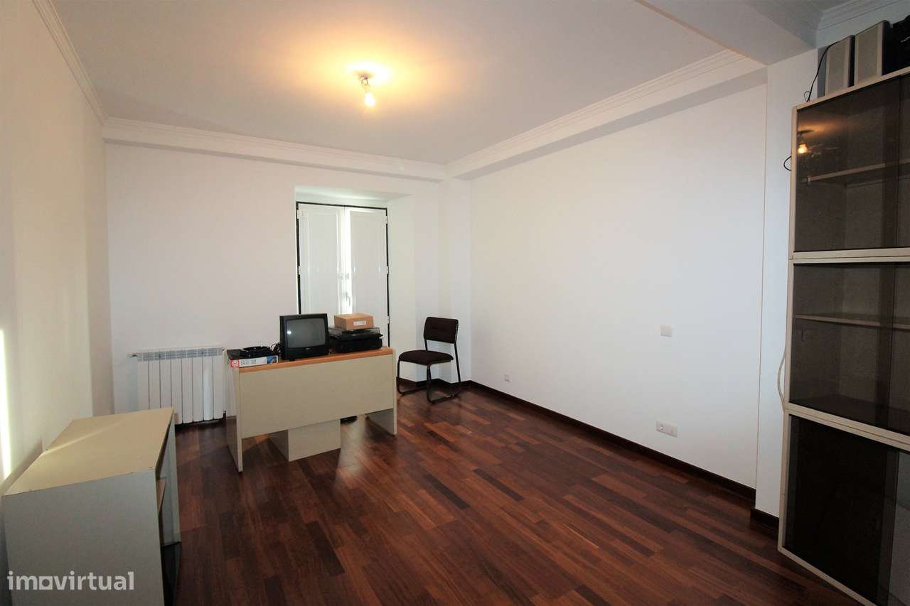 Moradia Azoia /Terreno/ Poço - Grande imagem: 5/38