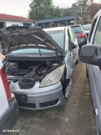 Mitsubishi Colt na części 1,4 benzyna - 8