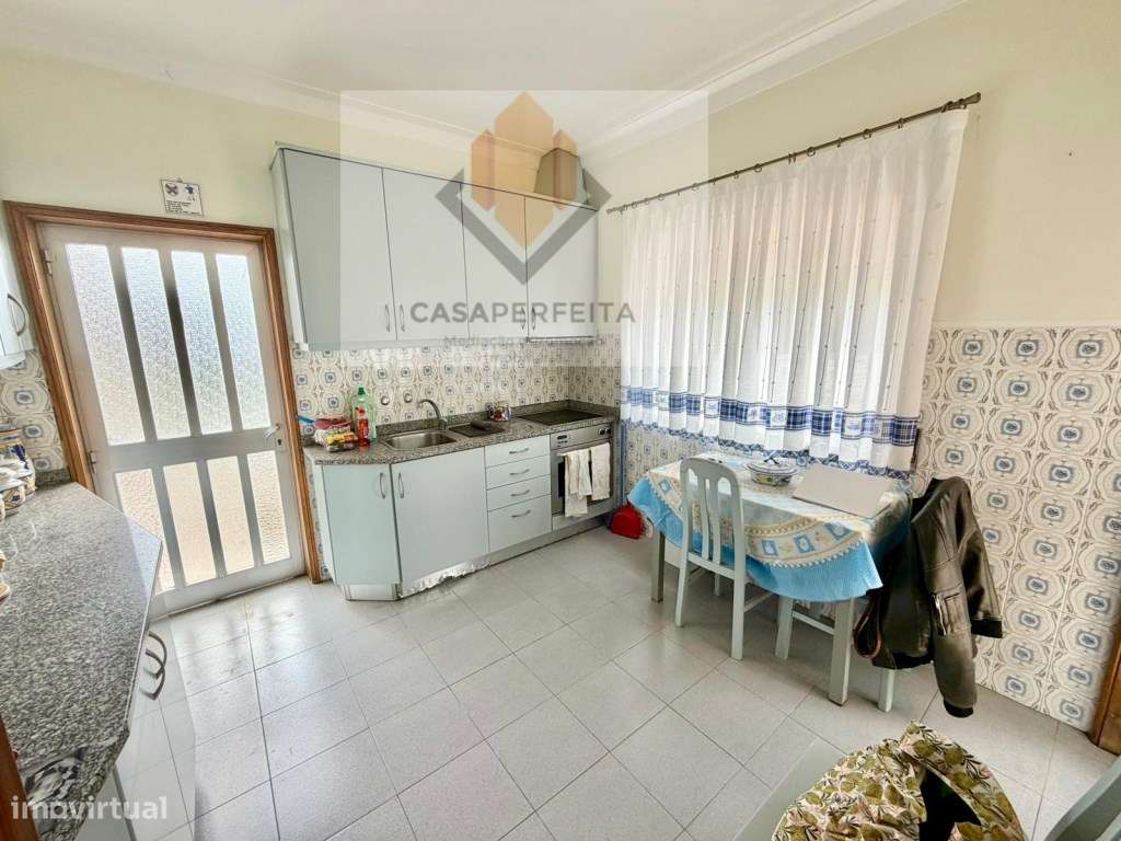 2 Andares Moradia T3 com Terreno, Anexo e Garagem - Avintes-27