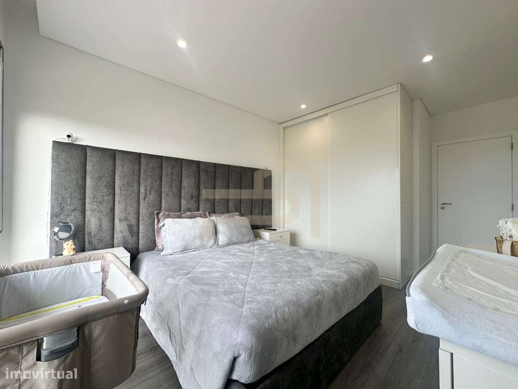 Vende-se T2+1 Renovado em Rio Tinto.-10