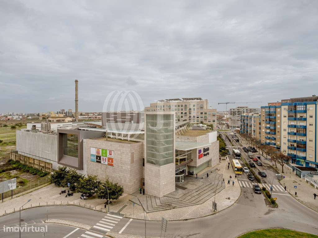 Apartamento T1 com varanda e garagem, no Jaba, Barreiro - Grande imagem: 2/30