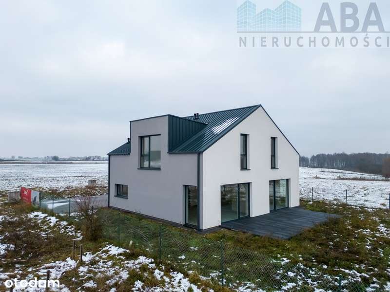 Nowoczesny dom w Polanowie - komfort, styl i przestrzeń-0