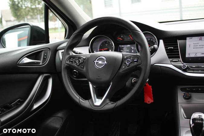 Opel Astra V 1.4 T Dynamic - 14