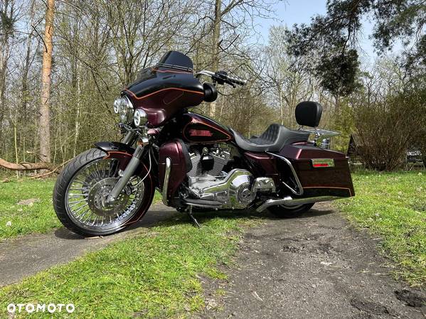 Harley-Davidson Touring Street Glide - 14