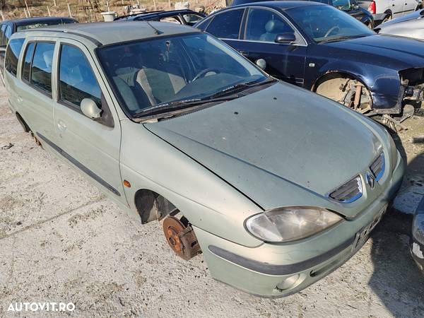 Dezmembrez Renault Megane break 1.9 tdi - 1