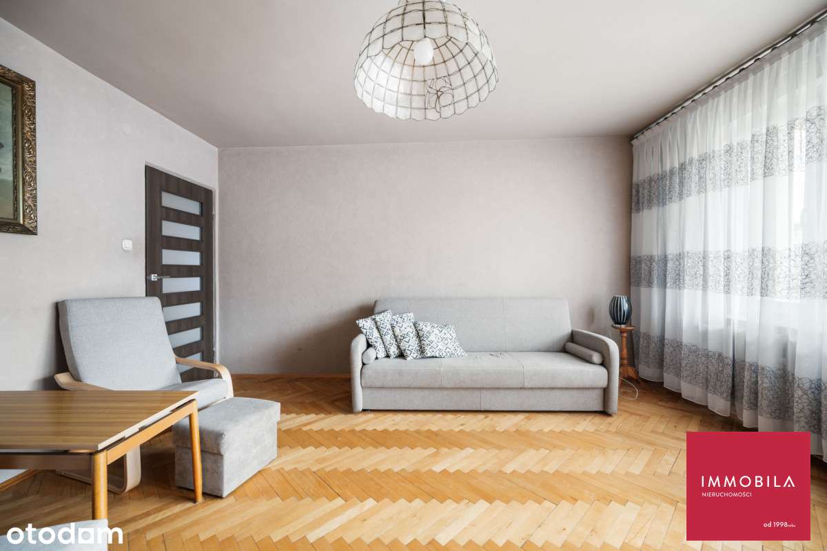 Gdynia CIsowa,  4 pokojowe mieszkanie z balkonem-1