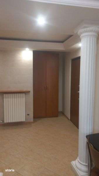 Vand apartament 3 camere