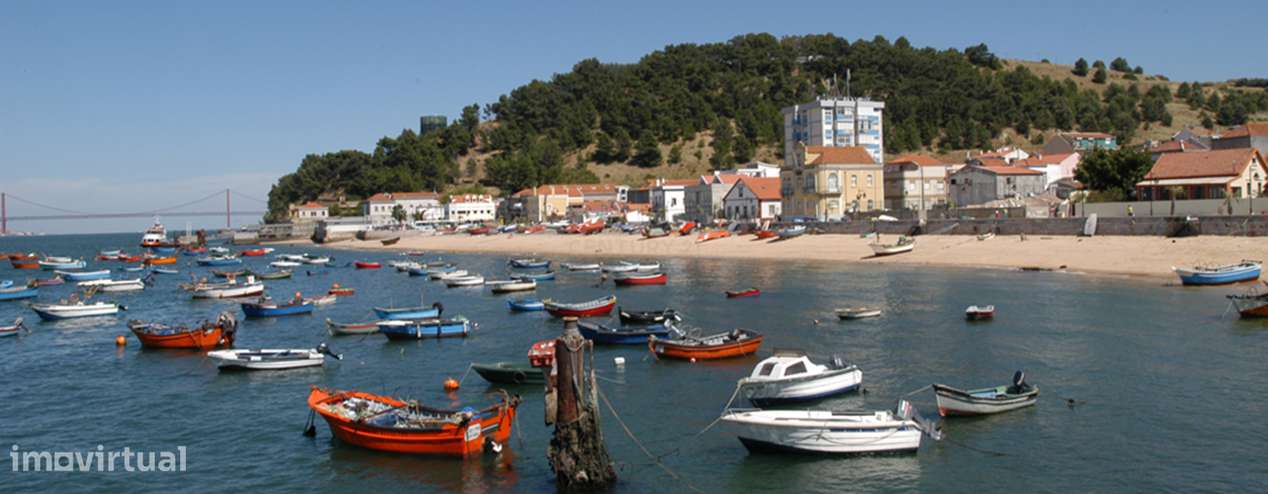 Apartamento T1 Remodelado com Logradouro Privativo na Trafaria-6