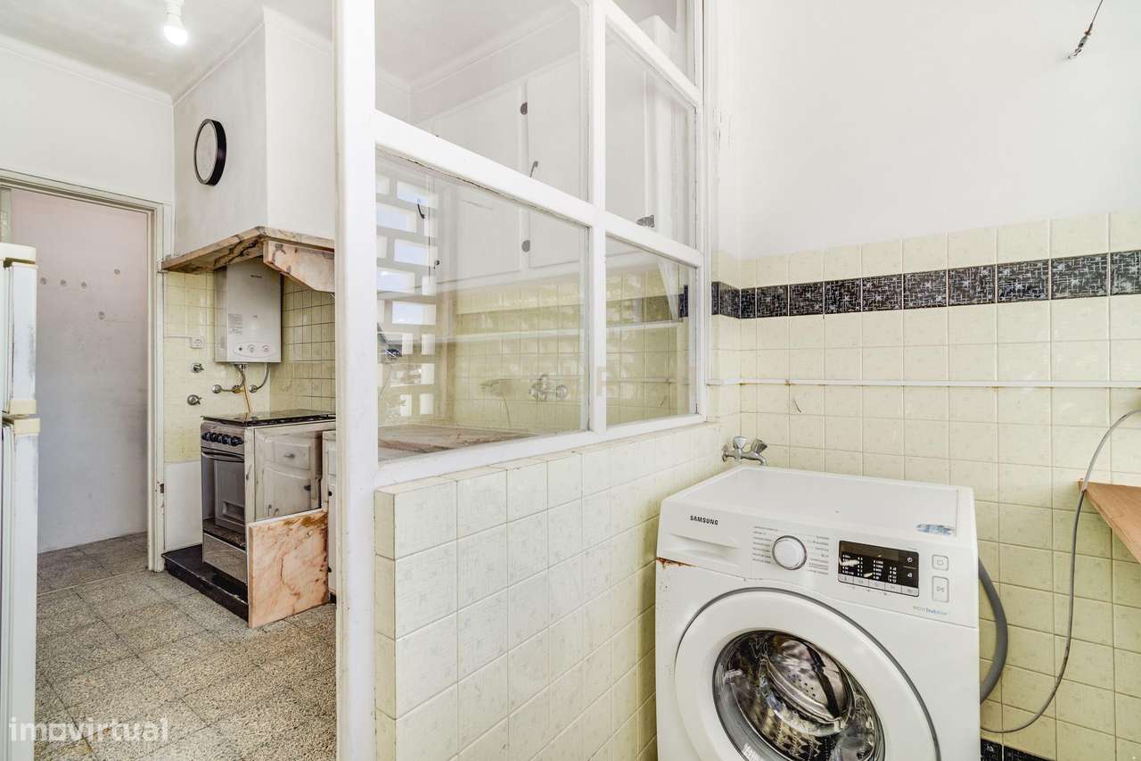 Fantástico T2 com ótimas varandas-12