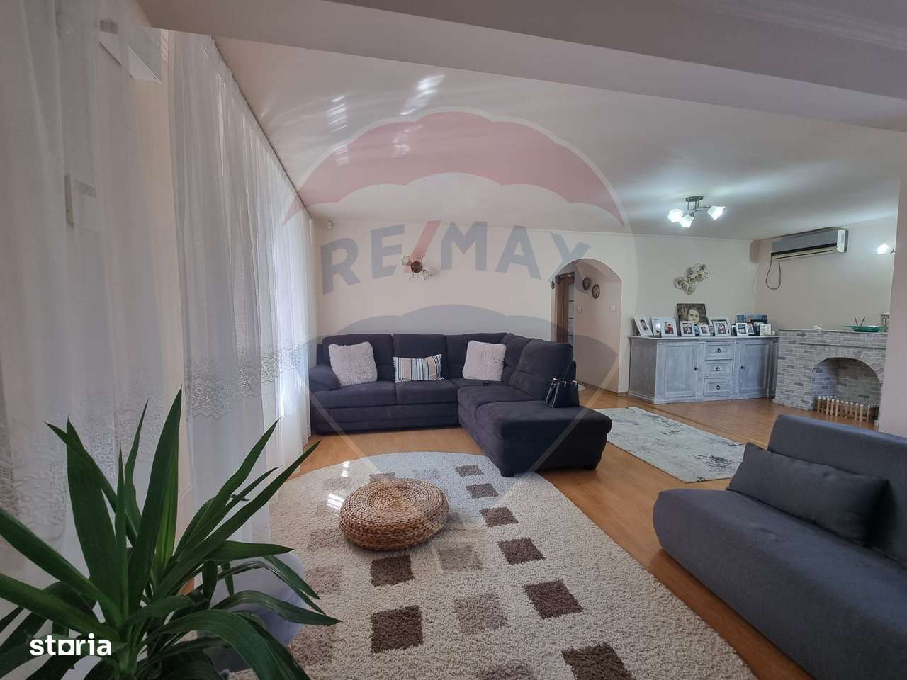 Casă / Vilă cu 4 camere de vânzare în Valu lui Traian - Imagine principală: 1/13