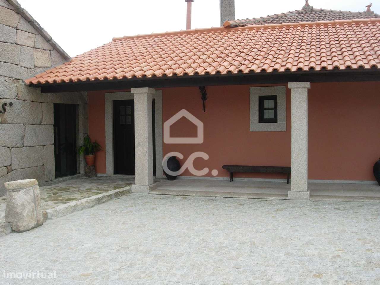 Quinta excelente, com restaurante típico, todo em pedra, com plantação - Grande imagem: 2/43