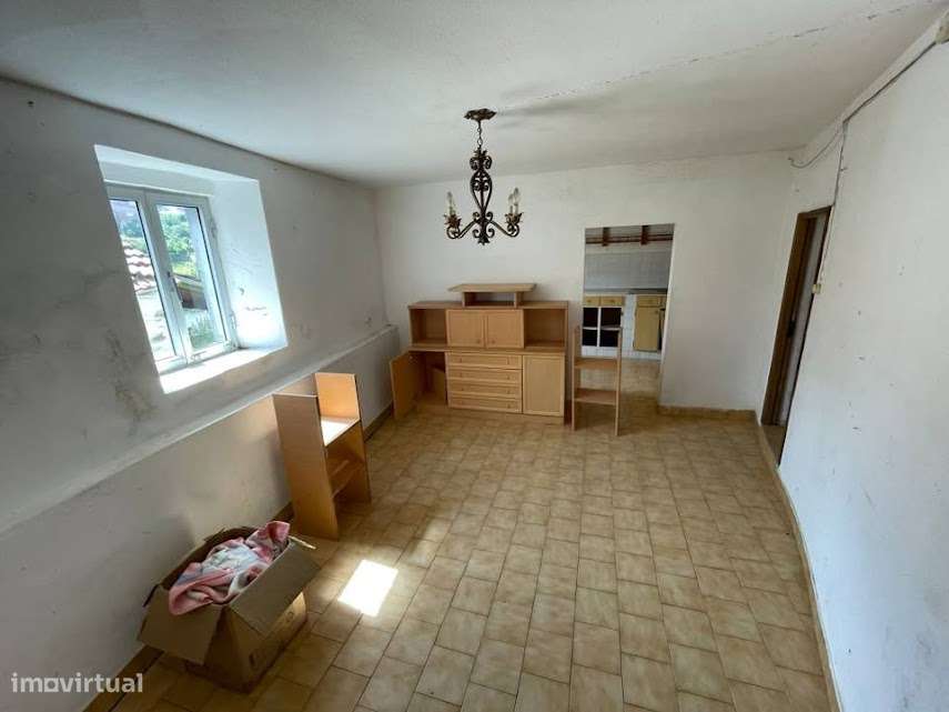 2 moradias geminadas, Aveleira, Lorvão - Grande imagem: 5/13