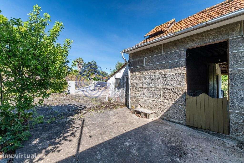 Quinta com Casa Rústica e Terreno com +5000 m2 - Grande imagem: 5/52