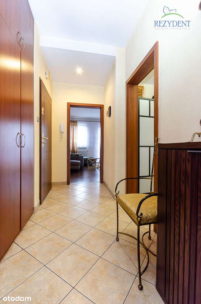 Przestronne M3 w nowoczesnym budynku z garażem-11