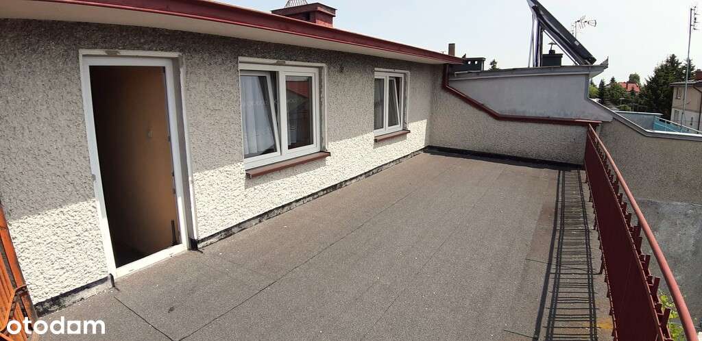 Duży dom na zadbanej działce.-16