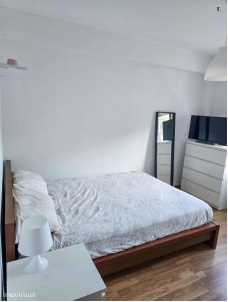 Quarto - localizado em Campanhã Porto - Grande imagem: 4/9