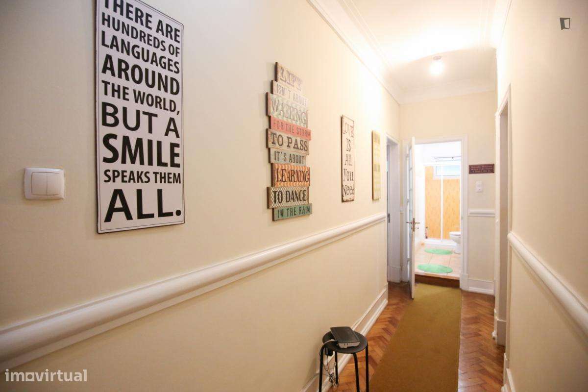 Quarto - localizado em Alameda Lisbon - Grande imagem: 3/10