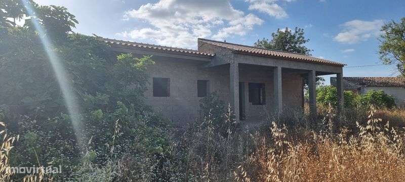 Vende-se ou Permuta de Terreno com casa em Paderne - Grande imagem: 4/8