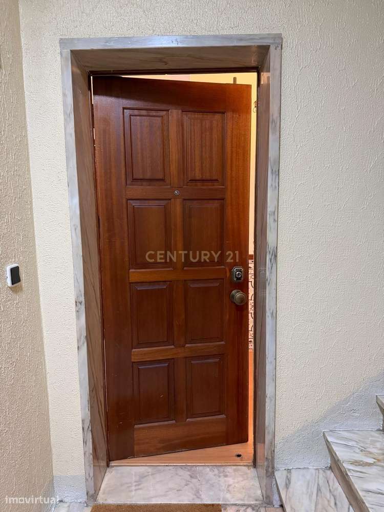 Apartamento T2 em Odivelas, Lisboa - Excelente Localização - Grande imagem: 2/45