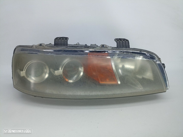 Optica Farol Direita Drt Fiat Punto (188_) - 1