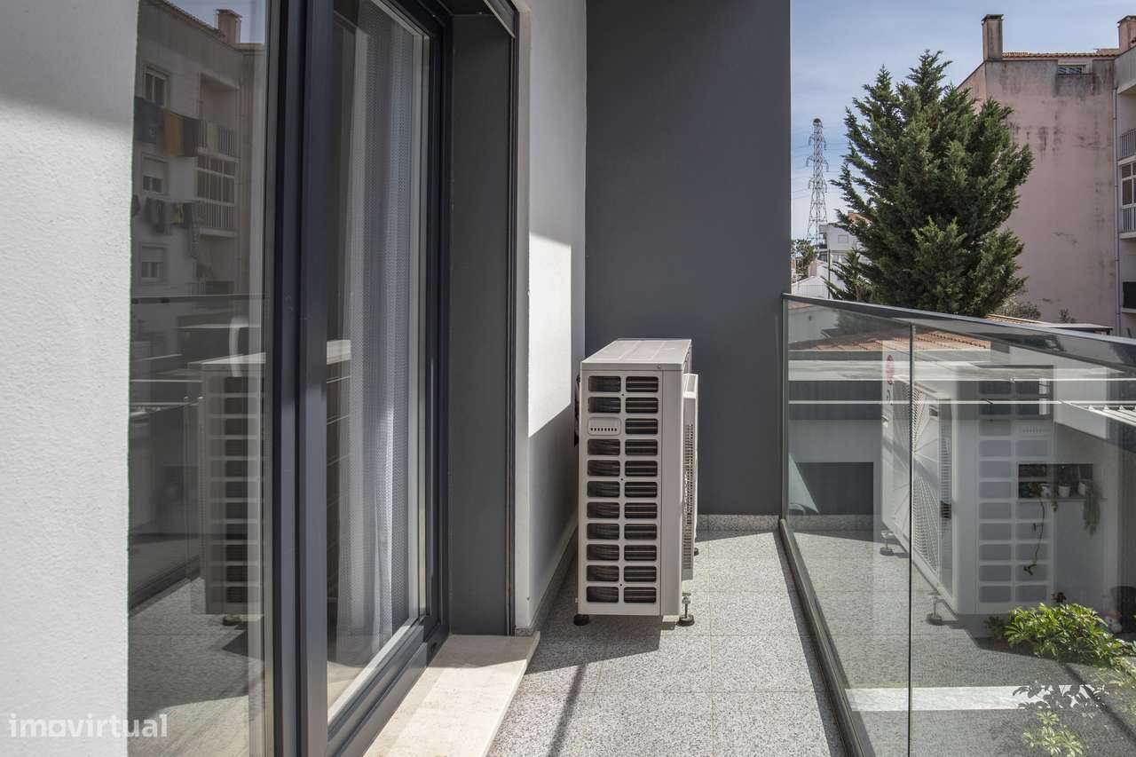 Moradia T3+1 garagem box jardim Quinta do Conde Sesimbra-17