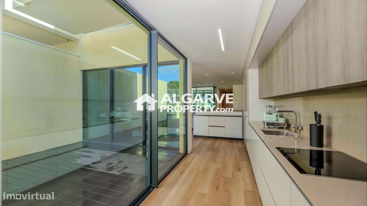 Moradia nova em banda com piscina privada em Vilamoura, perto da Marin - Grande imagem: 3/36