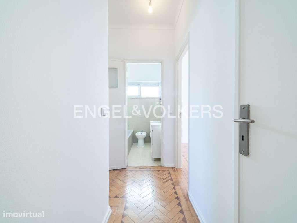 Luminoso apartamento com 4 quartos e varanda no Beato-15
