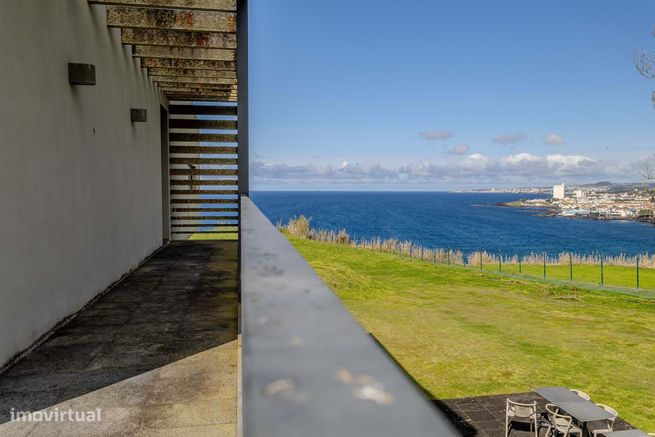Moradia T3 com vista deslumbrante em Lagoa-19