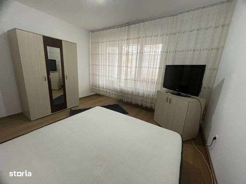 Inchiriez ap 3 cam - 1 Mai (Spitalul 1) - Imagine principală: 5/8