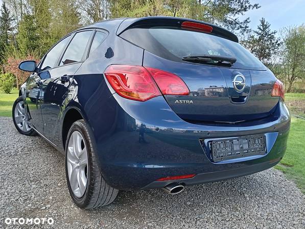 Opel Astra IV 1.4 T Enjoy - 17