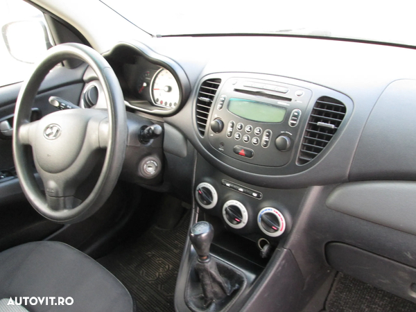 Dezmembrez Hyundai i10 2010 - 2