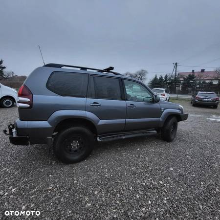 Toyota Land Cruiser - 2