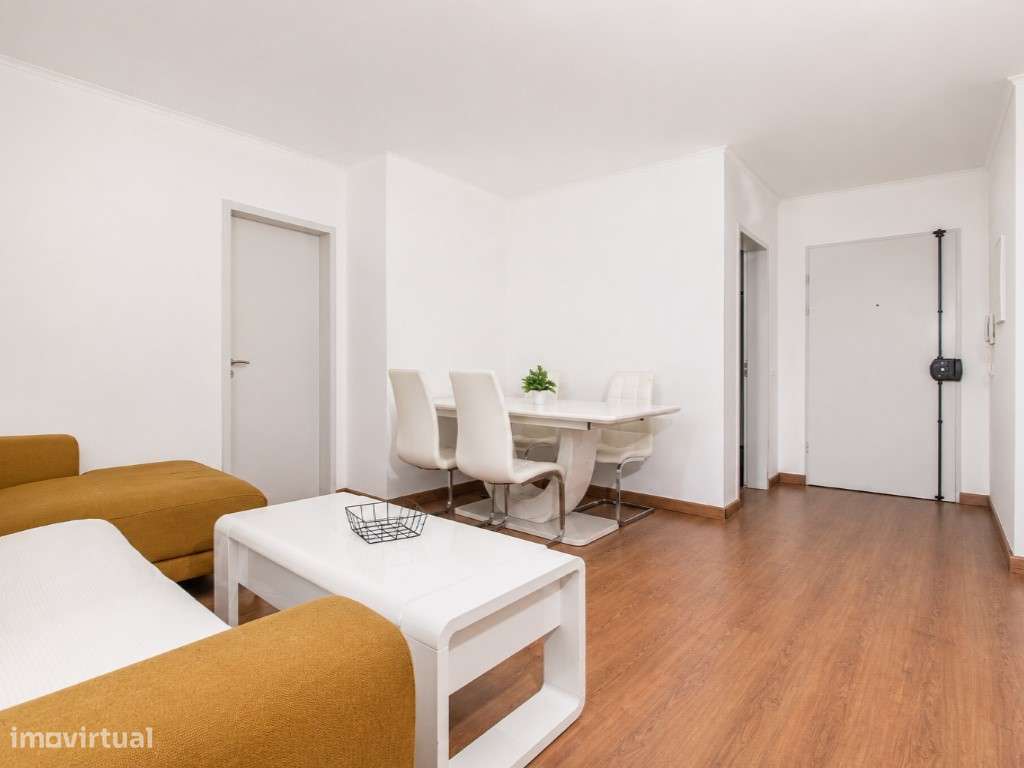Apartamento, 4 quartos, Lisboa, Santa Clara-0