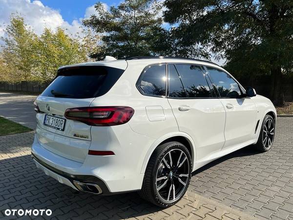 BMW X5 M M50i - 9