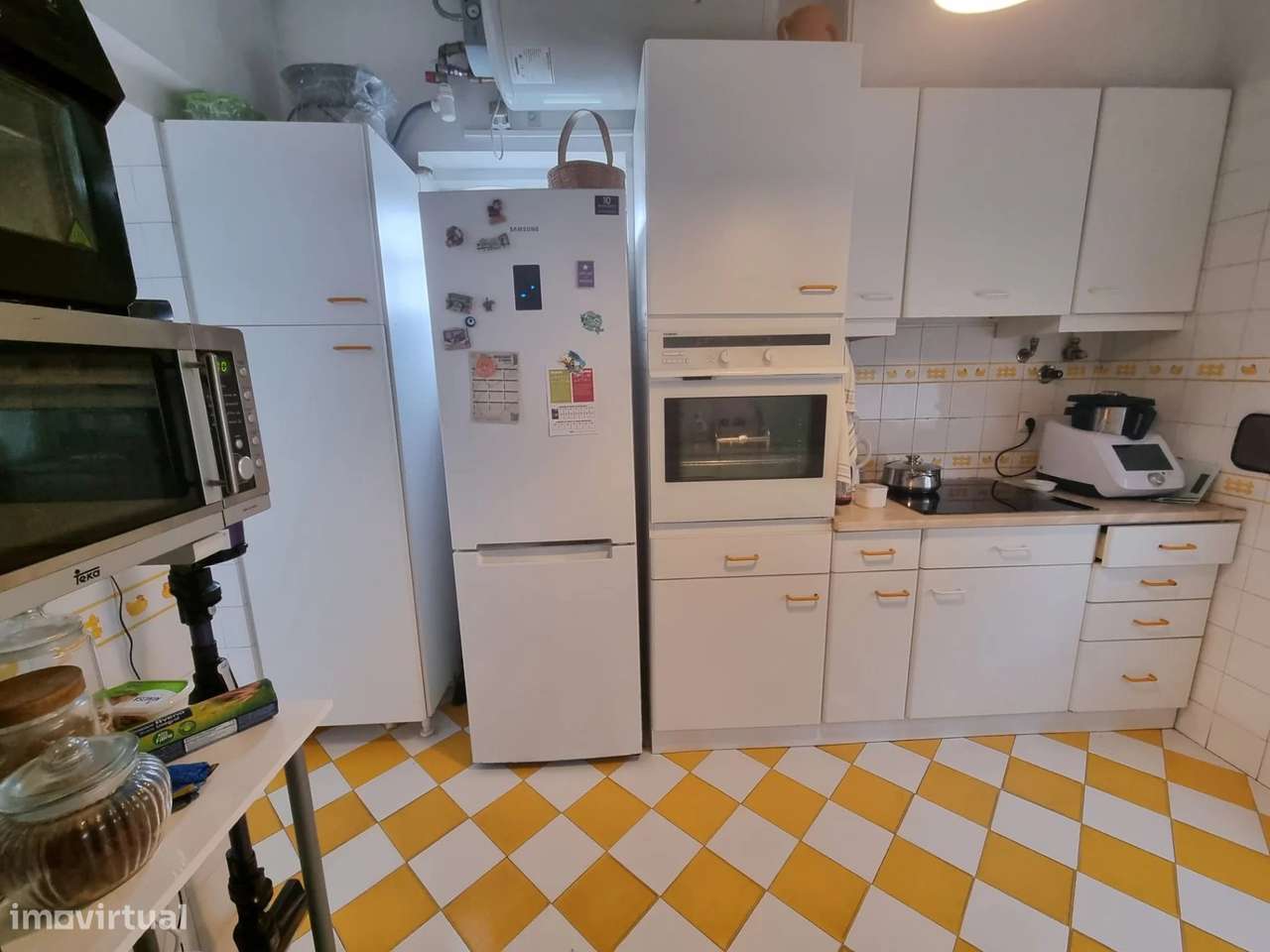 Prédio com 3 apartamentos T2, com Terraço e Jardim na Costa da Caparic-34