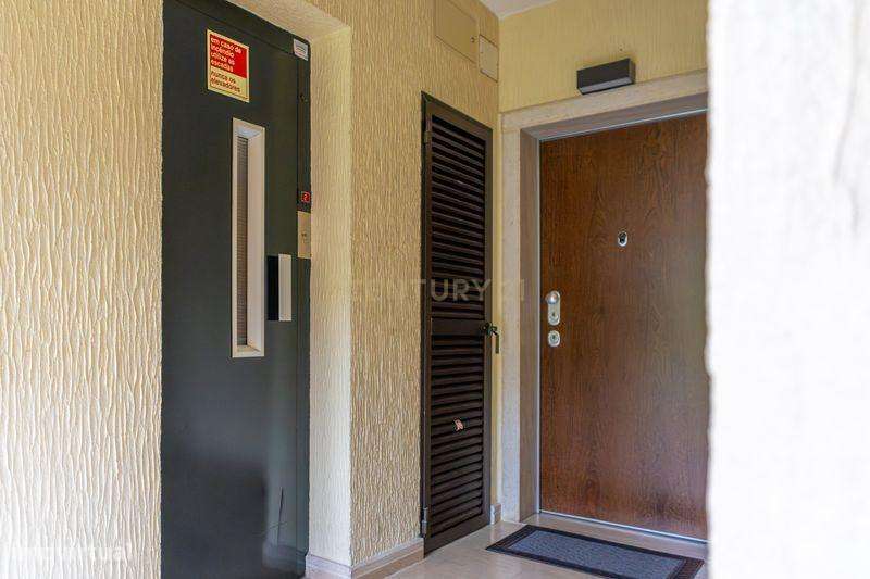 Apartamento T2 C/ elevador - Condomínio Fechado em Mina de Água, Amado-21