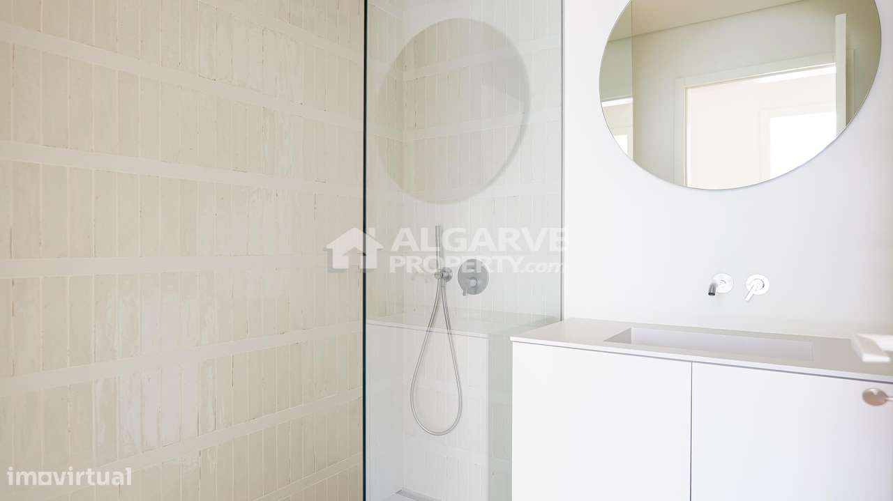 Luxuoso apartamento T2 novo em frente à Praia de Quarteira, Algarve-24