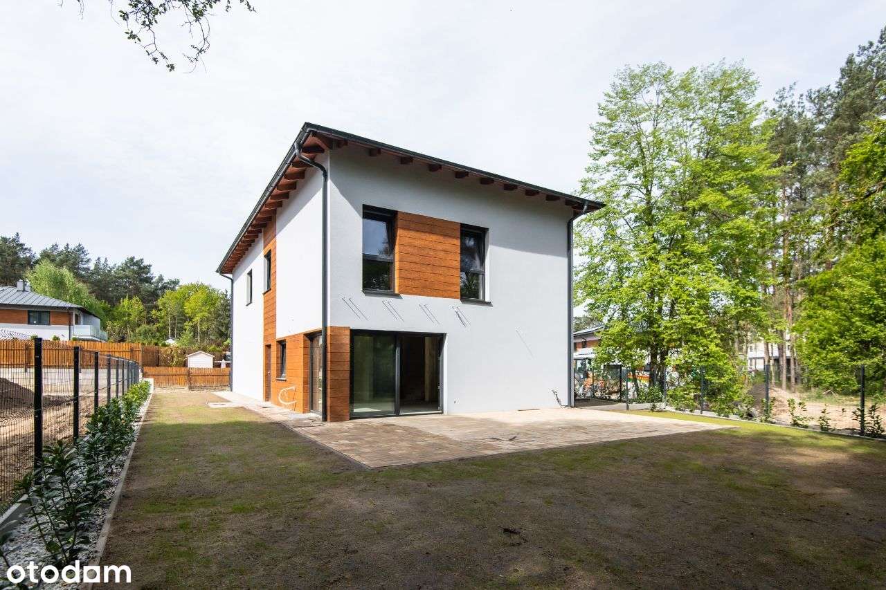 Bliźniak z wysoką piwnicą w Lusowie - dookoła LAS-1