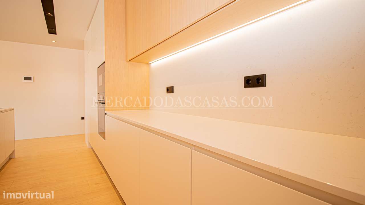 Apartamento T3, último andar, grandes áreas-7