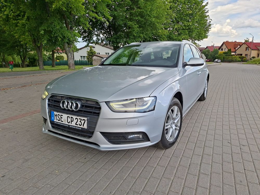 Audi A4 B8 2.0 TDI DPF Attraction 2012
