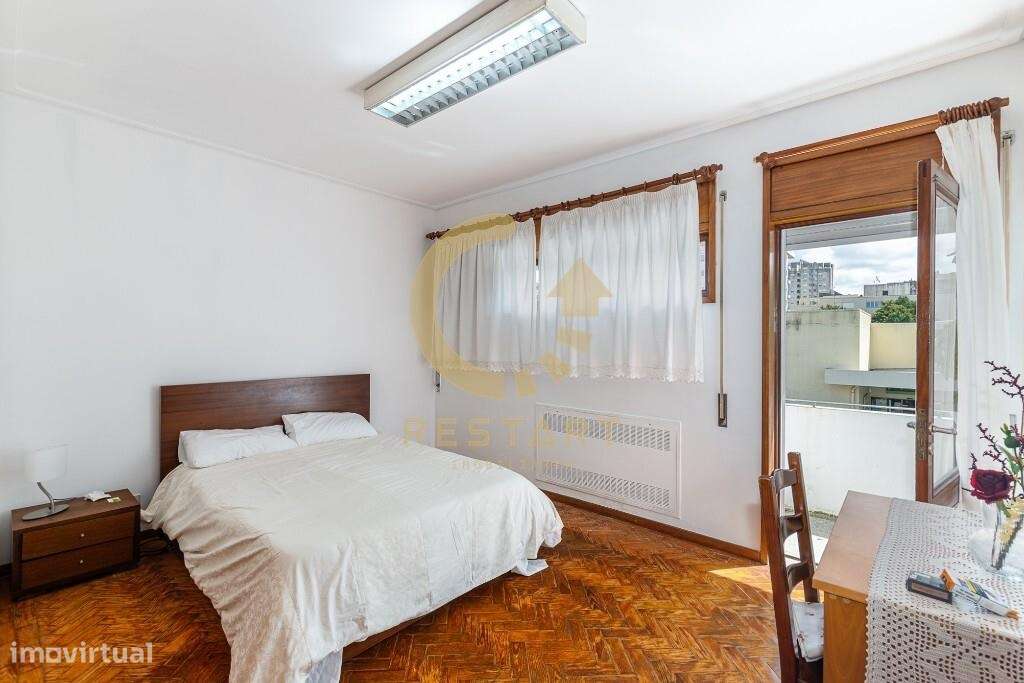 Moradia T11 Remodelada – Venda com Rendimento Garantido – Santa Luzia,-44