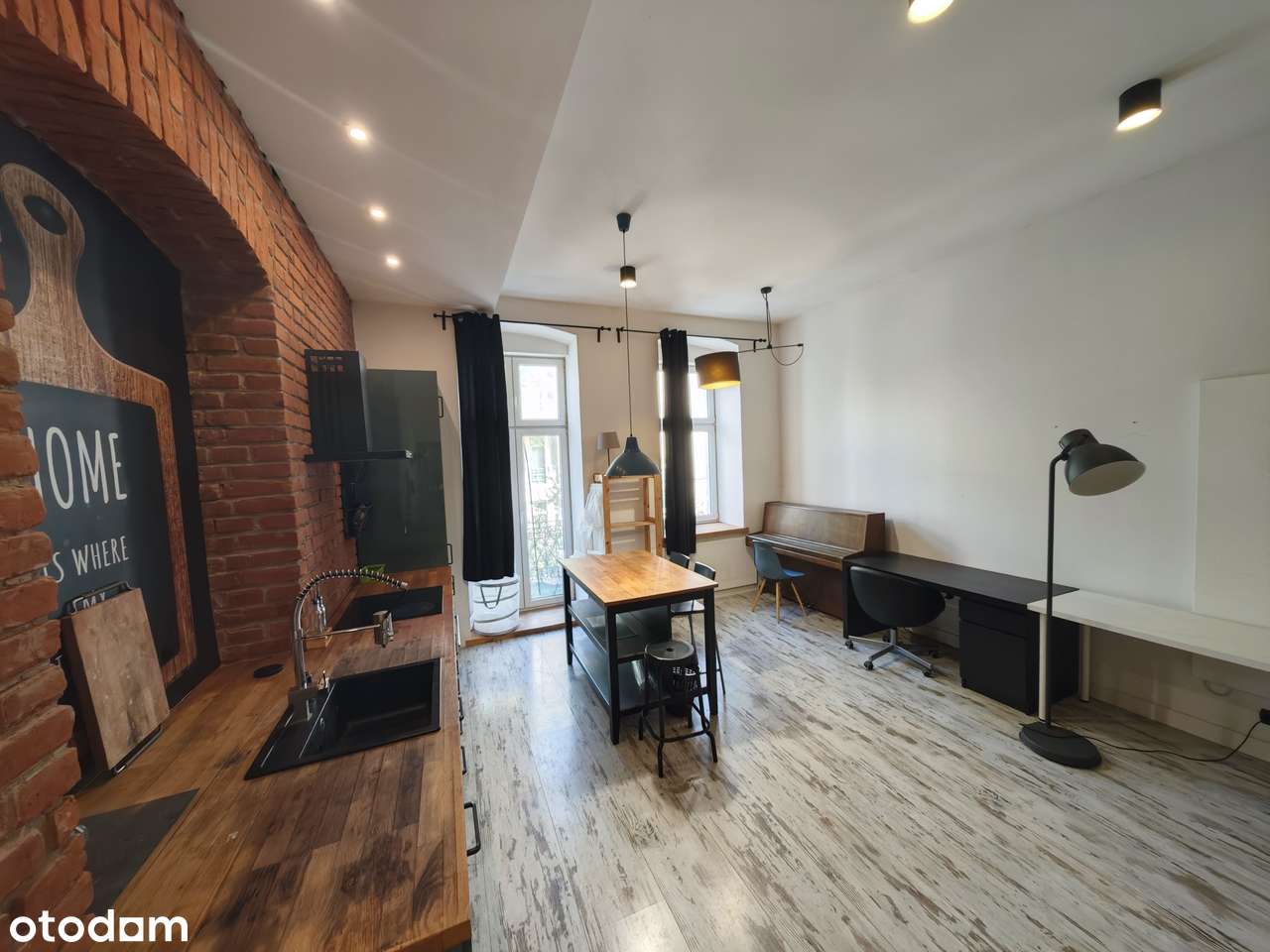 Tylko 6000 zł za m2. Duże mieszkanie w centrum Łodzi na 1 piętrze-2