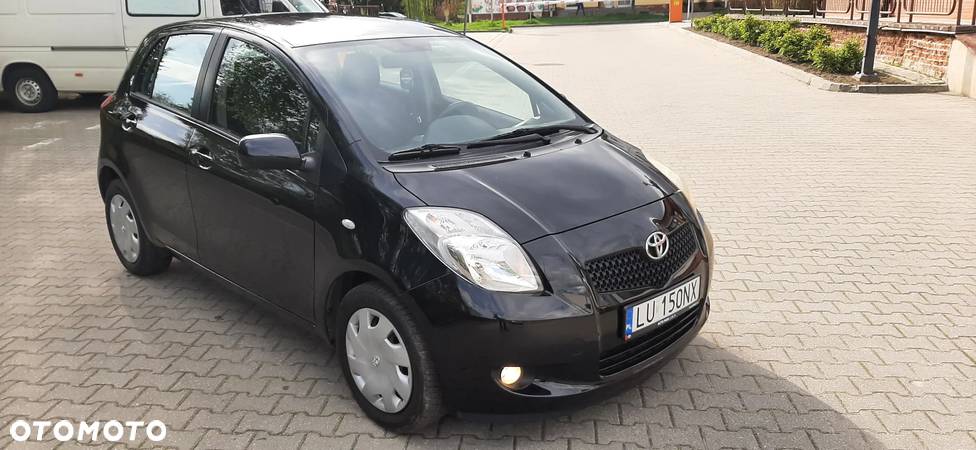 Toyota Yaris 1.3 VVT-i Sol - 2