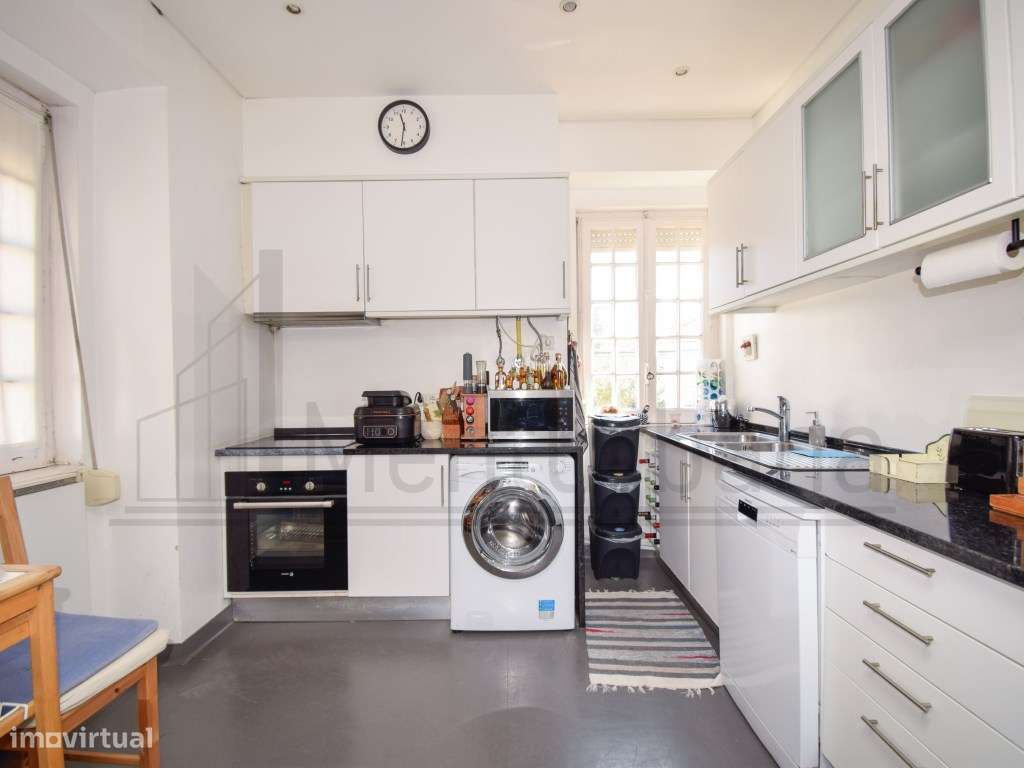 MORADIA INDEPENDENTE NO ESTORIL COM VISTA MAR-9