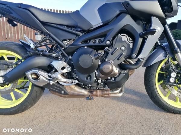 Yamaha MT - 28